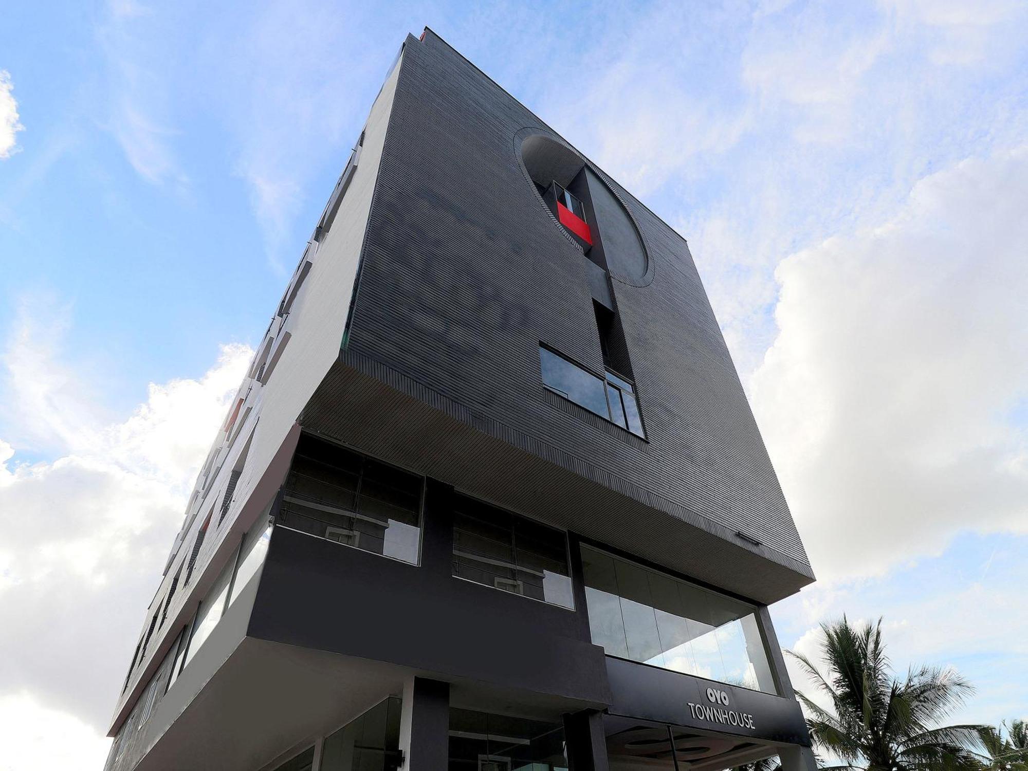Super Townhouse Reva College University Yelahanka Eksteriør bilde